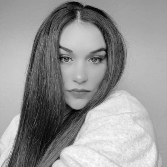 Meet your Posher, Larue Provencio - Picture 1 of 1